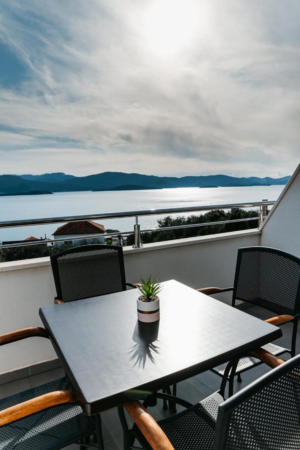 Apartmani Komarna Hotel in Dubrovnik-Neretva County