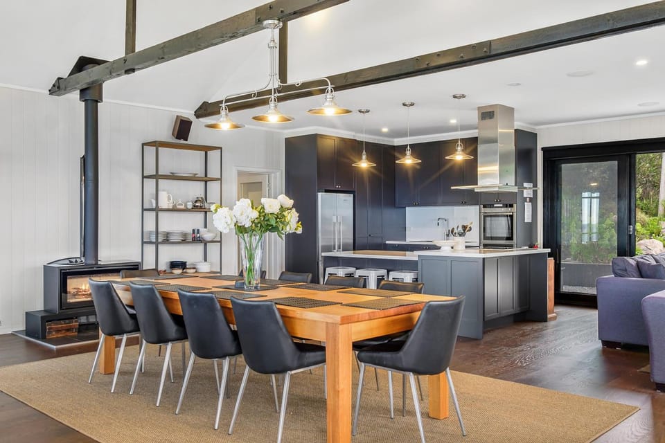 Hamptons on the Bay Lodge in Tasmania