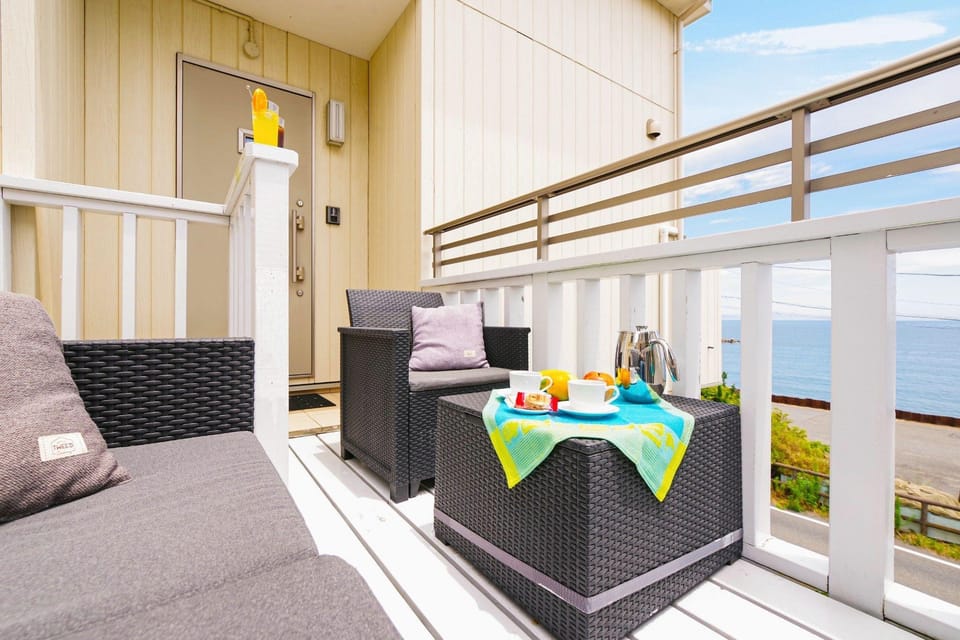 Oceanfront Villa Hale Kahakai Hotel in Yokosuka
