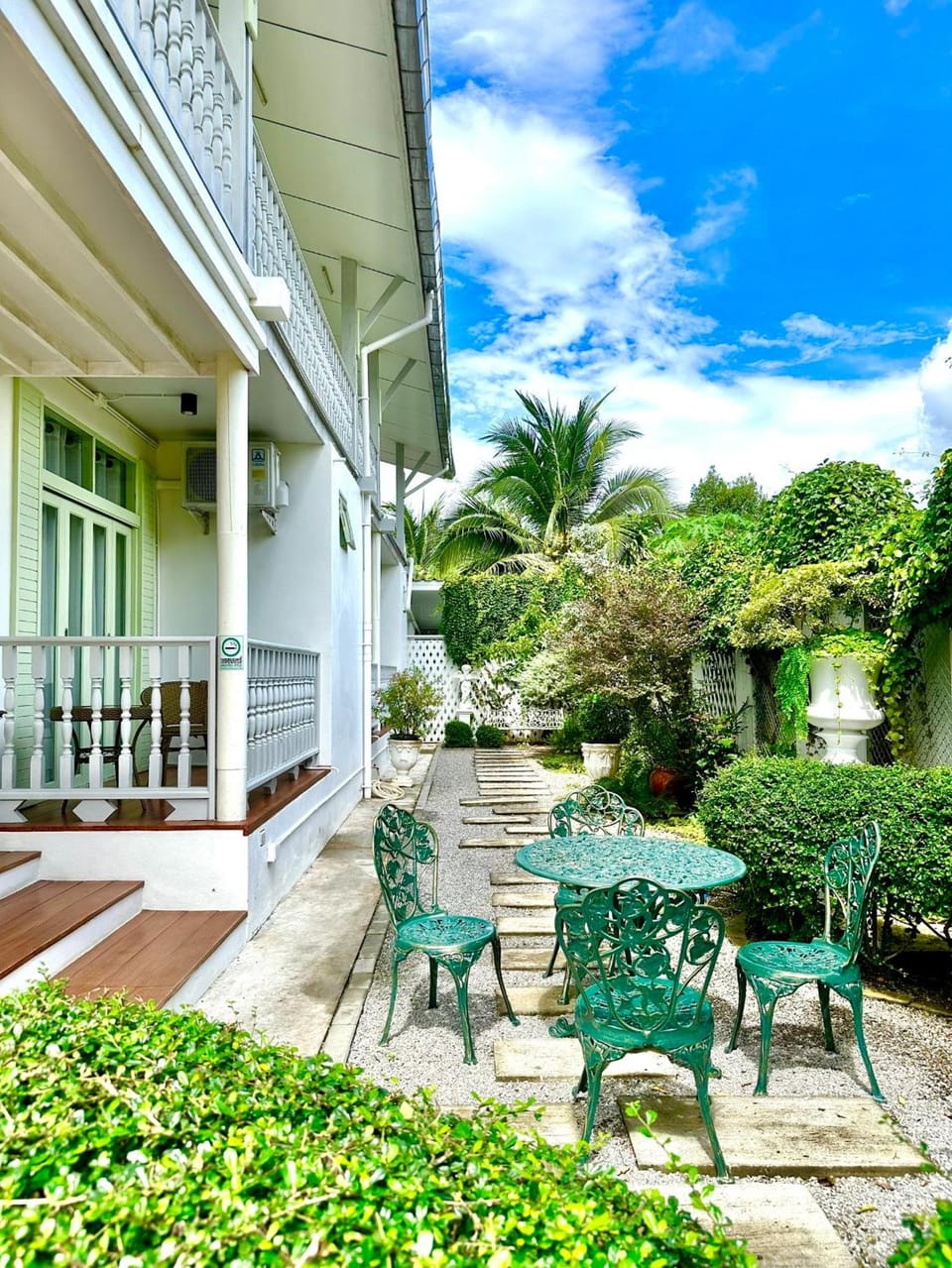 Zane Balcony House Ranong Hotel Apartment hotel in Ranong, Khao Niwet, Mueang Ranong District, Ranong 85000, Thailand