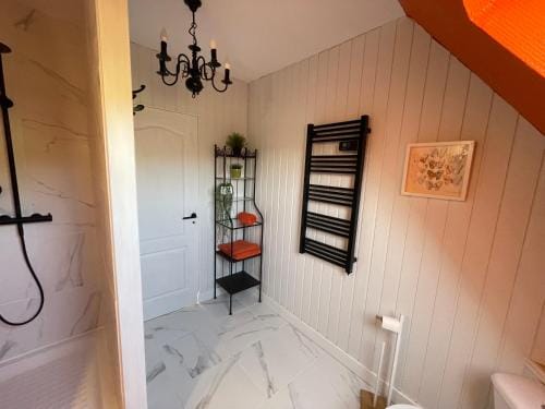 Belle Chambre Double ORANGE Tout Bonnement Bien Hotel in Normandy
