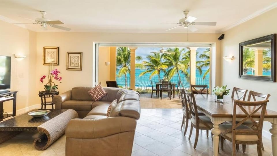 Villa Renaissance Grace Bay Hotel in Grace Bay
