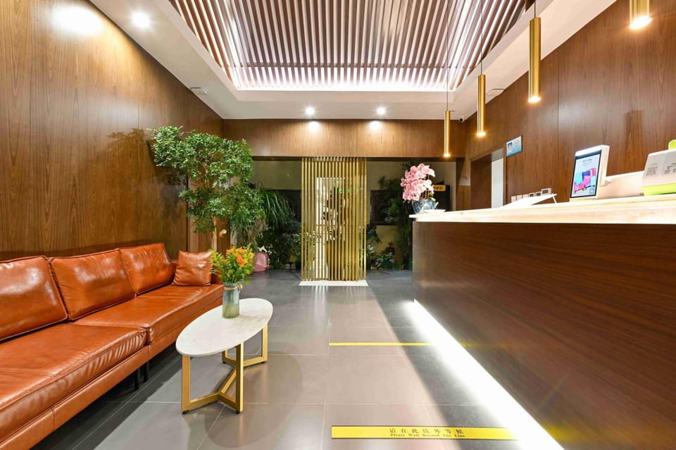 Xingshe Alley Courtyard Hotel Beijing Wangfujing Forbidden City Hotel in Beijing