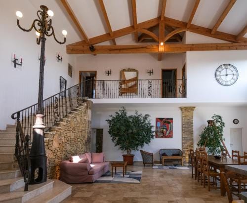 Mas de la Ronciere Hotel in Sorgues