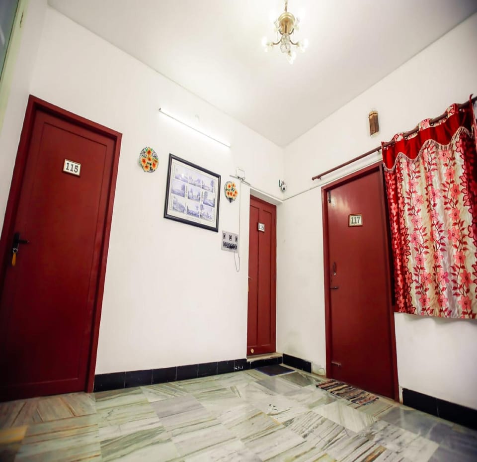 World Guest House Hotel in Puducherry