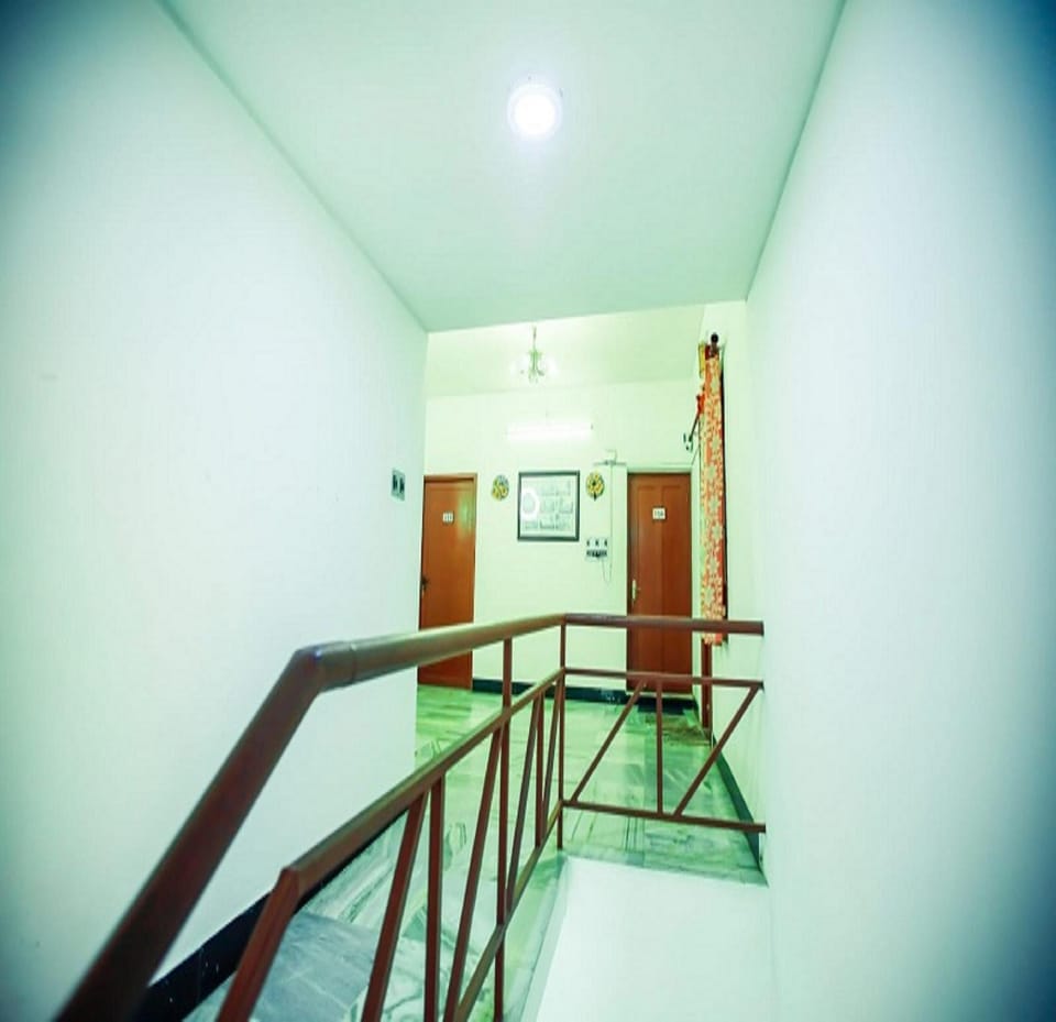 World Guest House Hotel in Puducherry