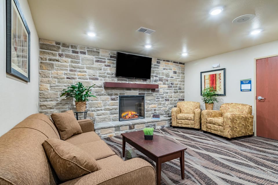 Cobblestone Inn - Lamoni Inn in Iowa
