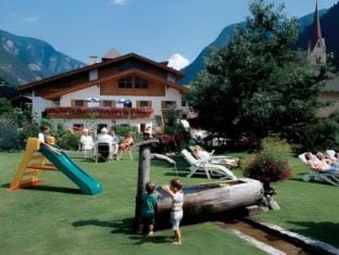 Zur Brucke apartments and rooms - Your home in heart of South Tyrol, with Brixencard Hotel in Trentino-South Tyrol