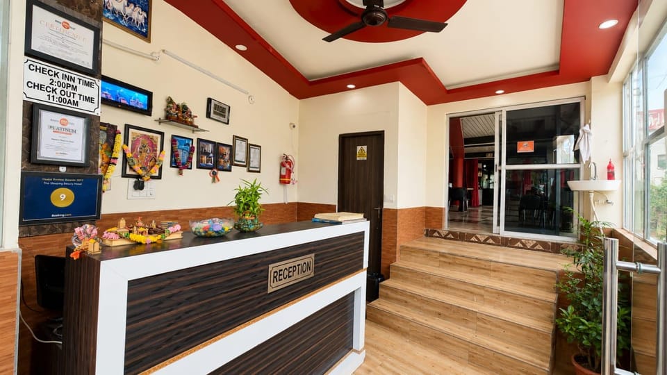 Sleeping Beauty Hotel Mountain View Property Hotel in Uttarakhand