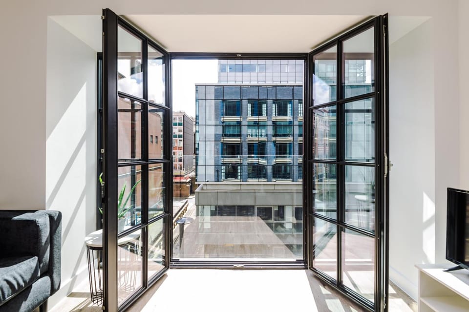 Hilltop Serviced Apartments - Piccadilly Hotel in Manchester