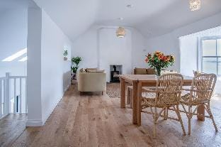 Brook Cottage Green - 2 Bedroom Cottage - Dale Hotel in Marloes and St. Brides
