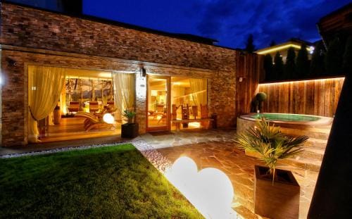 La Bercia Alpine Lodge & Spa Hotel in La Villa