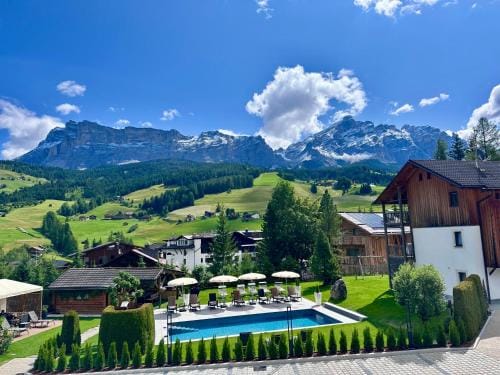 La Bercia Alpine Lodge & Spa Hotel in La Villa