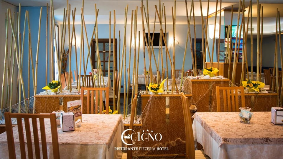 Hotel Ristorante Cigno - Camere and Aparthotel Hotel in Friuli-Venezia Giulia