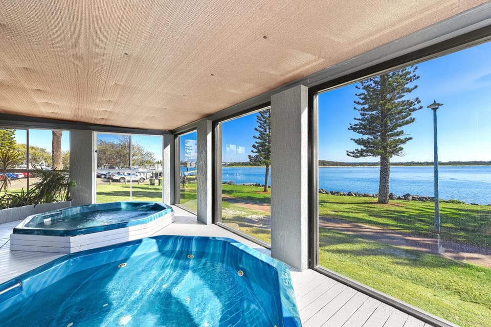 Hot tub