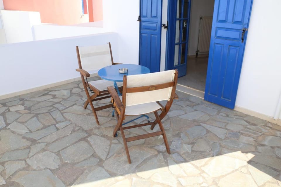 New Haroula Hotel in Thera