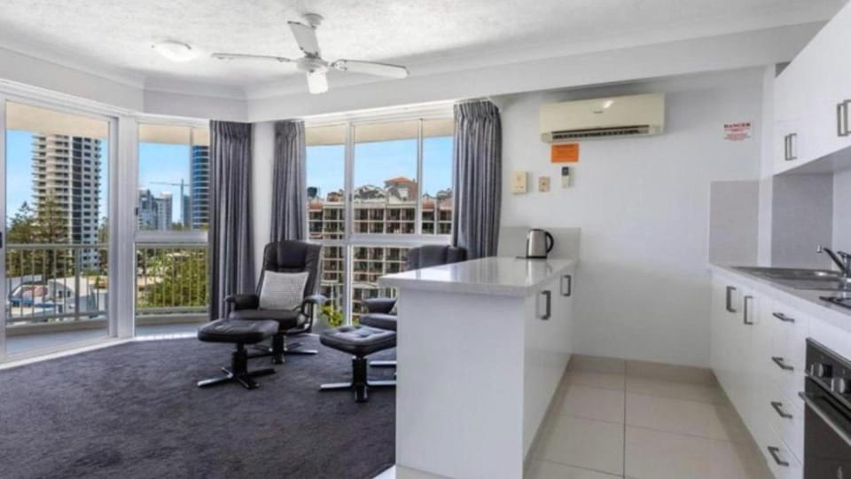Surf Parade Resort Apartment hotel in Surfers Paradise