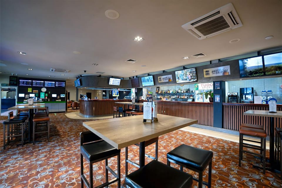 Olde Tudor Hotel Hotel in Tasmania