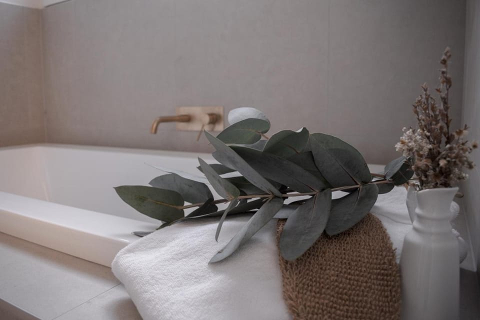 Walton House Hotel in Huonville