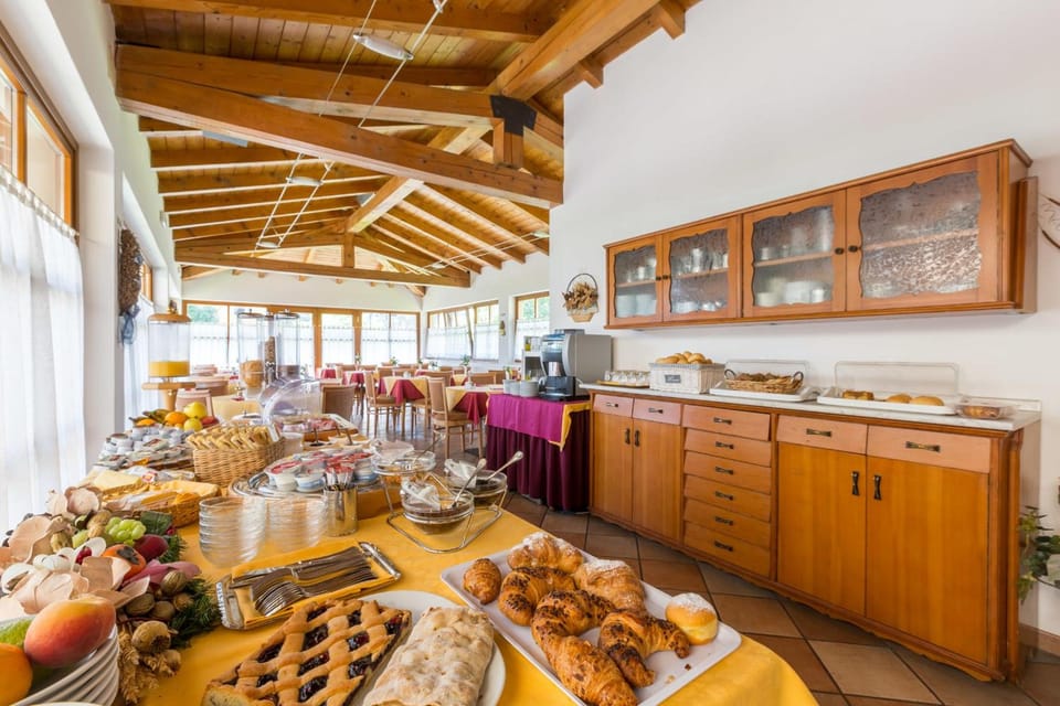 Hotel Antica Croce - Gardaslowemotion Hotel in Tenno