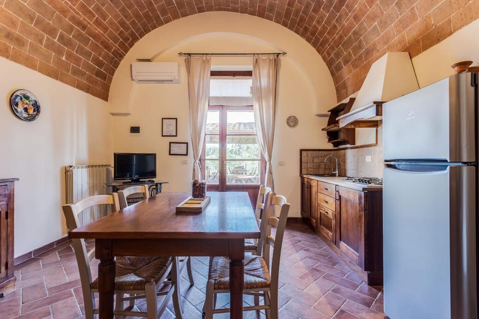 Fattoria Fibbiano Hotel in Tuscany