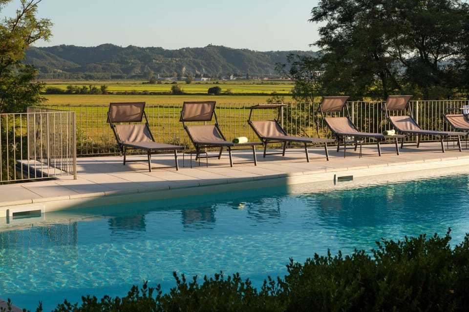 Borgo Ramezzana - Country House Apartment hotel in Piedmont