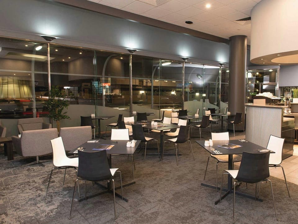 Adelaide Riviera Hotel Hotel in Adelaide