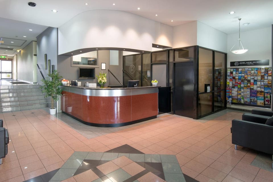 Adelaide Riviera Hotel Hotel in Adelaide