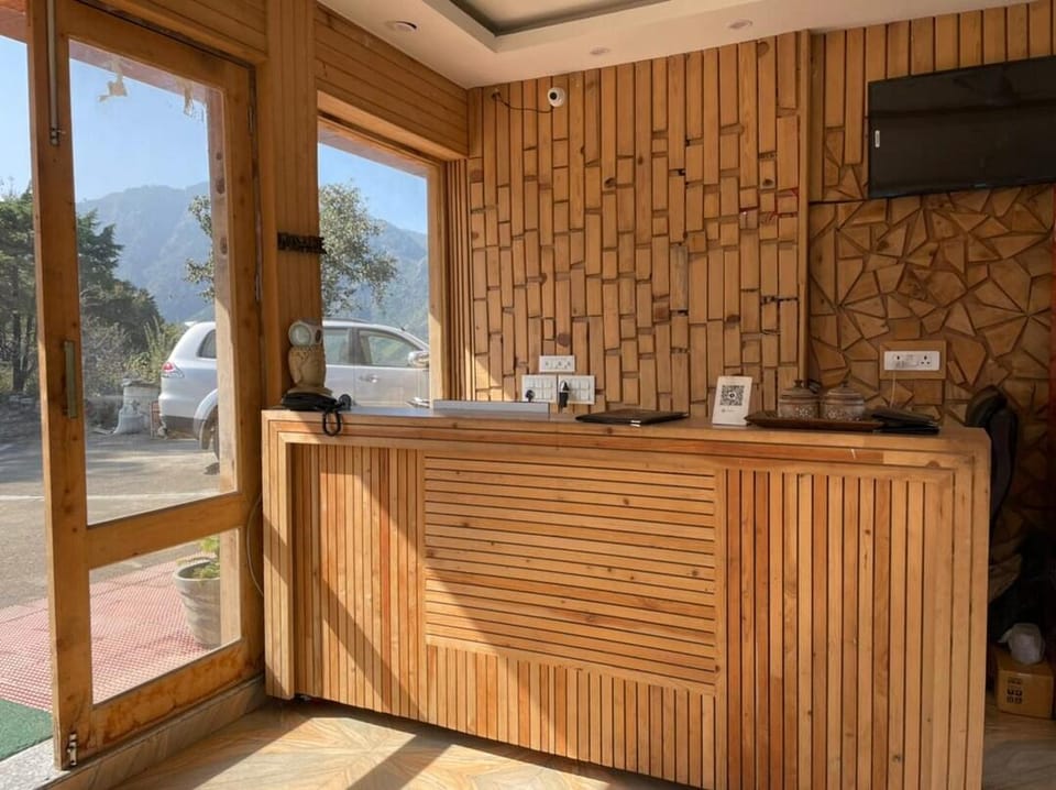 ON THE EDGE Hotel in Uttarakhand