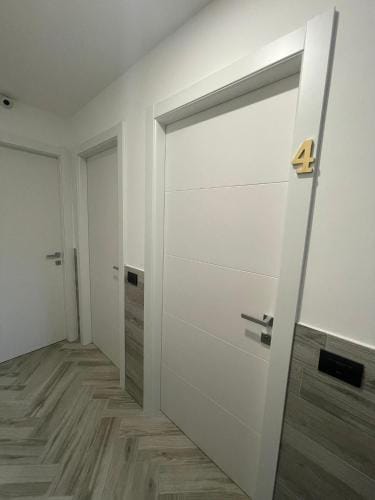 Holiday Rooms Rho Hotel in Rho