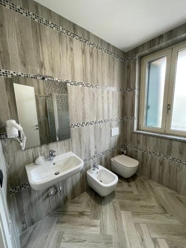 Holiday Rooms Rho Hotel in Rho