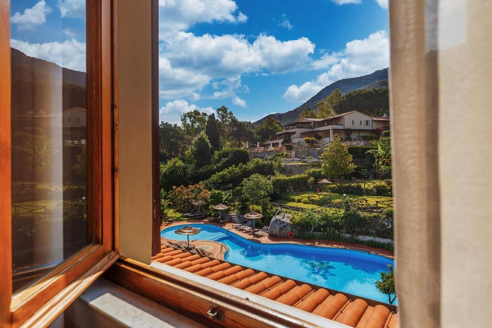 Hotel Cernia Isola Botanica Hotel in Tuscany