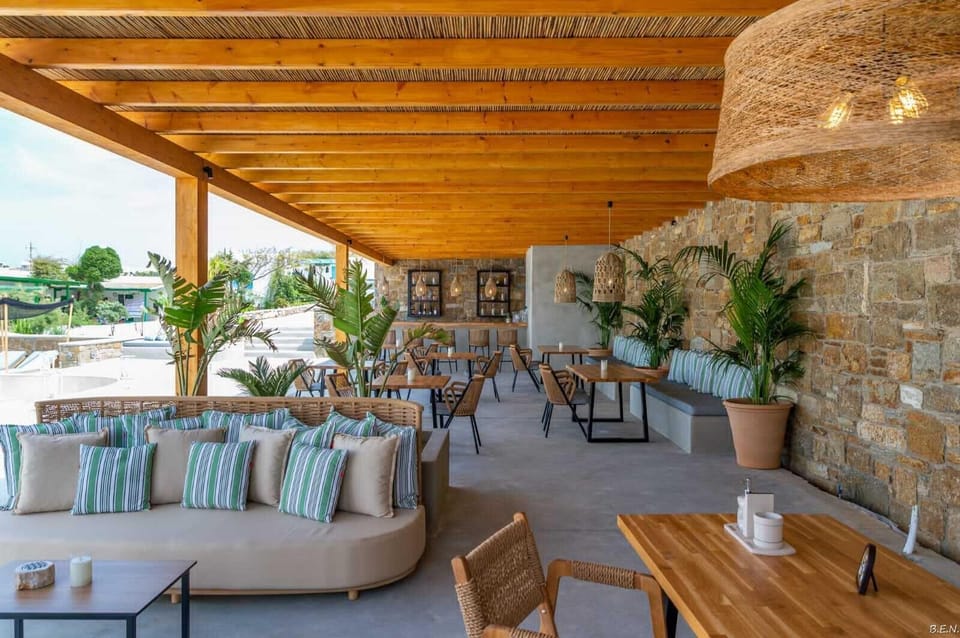 Le Palme Mykonos Hotel in Decentralized Administration of the Aegean