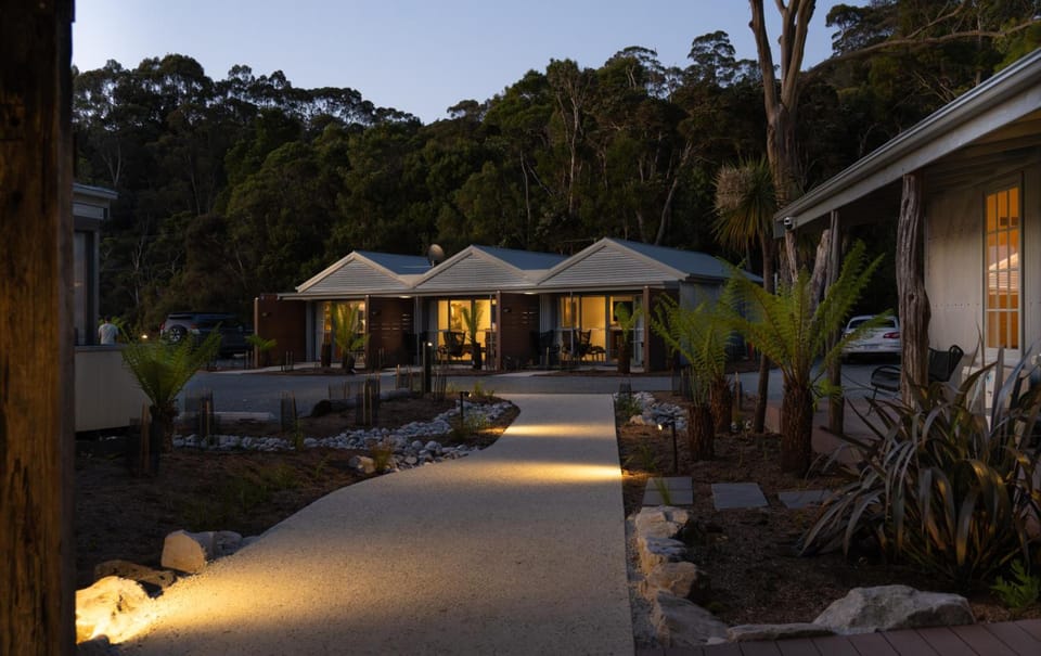 Risby Cove Boutique Hotel Motel in Strahan