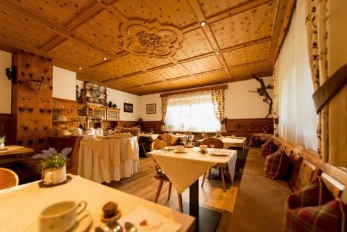 Garni Hotel Geier Hotel in Santa Cristina Gherdëina