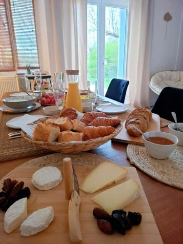 Mas Notre-Dame, Adults only, situation ideale, grand jardin paisible Hotel in Grospierres