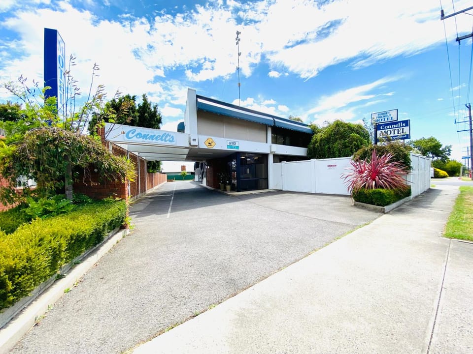 Connells Motel & Serviced Apartments Motel in Traralgon