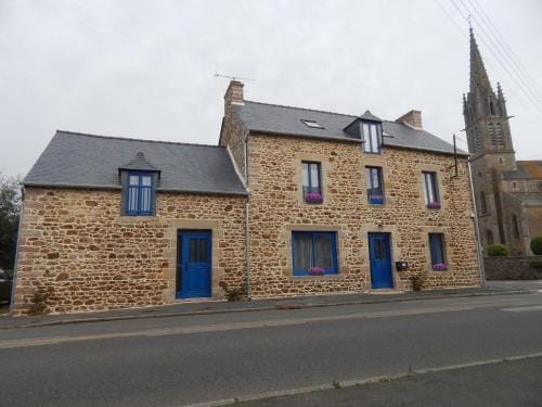Au Ker Lauriers chambres et table d Hotes Hotel in Brittany