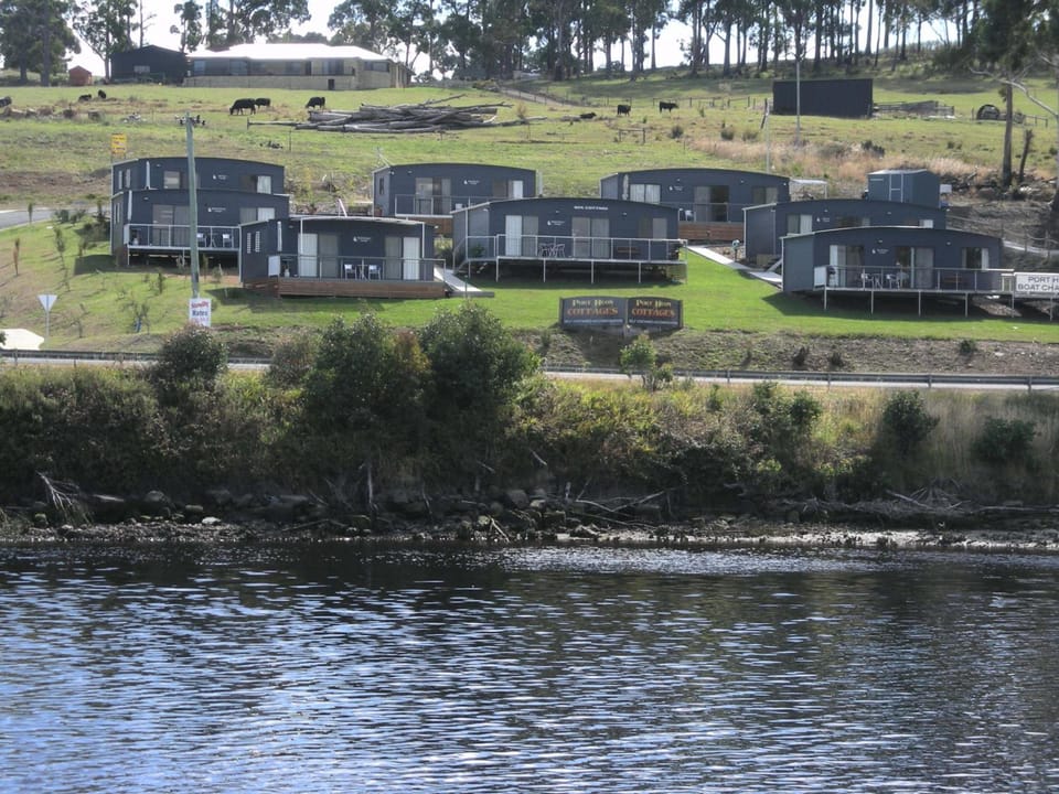 Port Huon Cottages Hotel in Tasmania