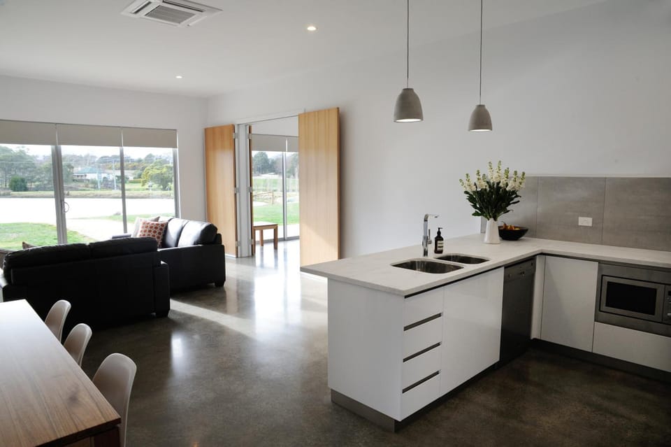 Relbia Lodge Hotel in Tasmania