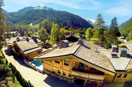 Les Rives d'Argentiere Luxury Chalet Hotel in Chamonix