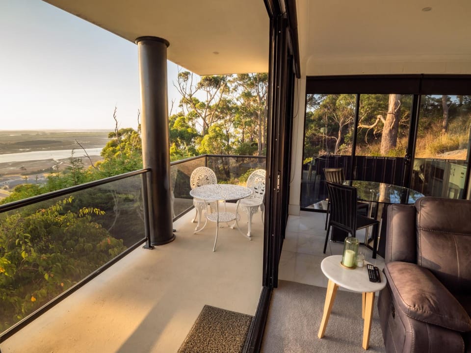 Sheer Pleasure Accommodation Hotel in Smithton