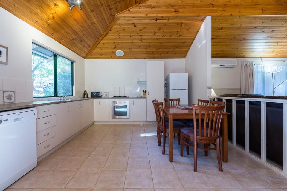 Bushy Lake Chalets Lodge in Margaret River