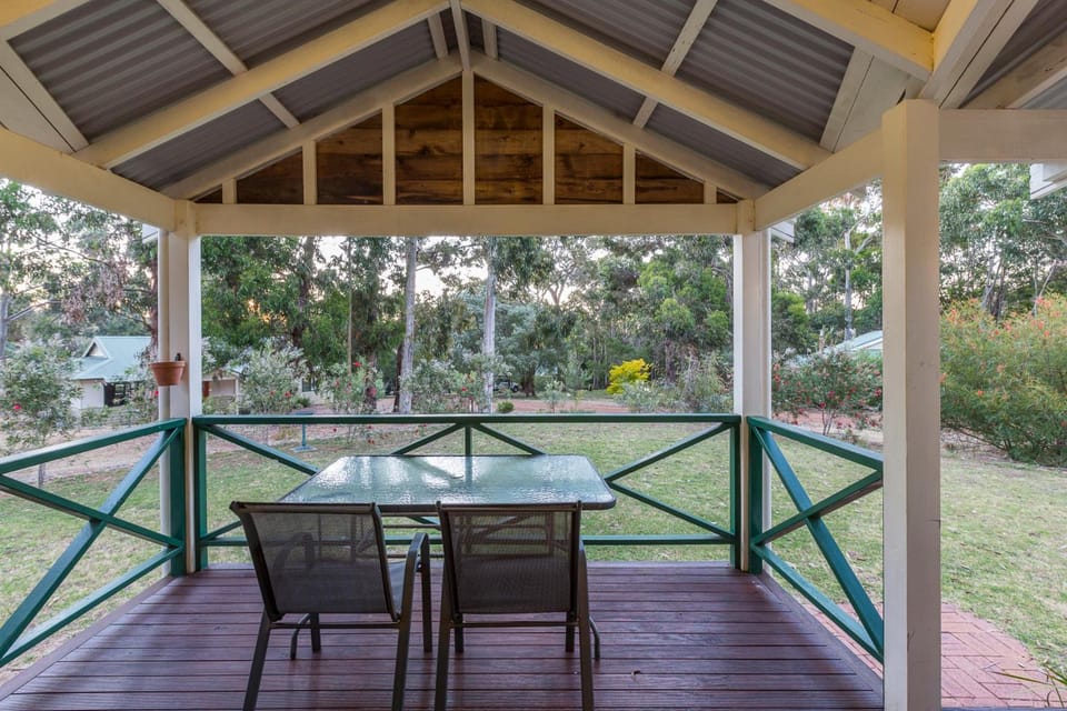 Bushy Lake Chalets Lodge in Margaret River