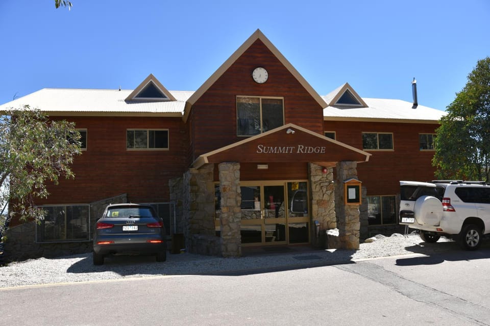 Summit Ridge Alpine Lodge Lodge in Falls Creek
