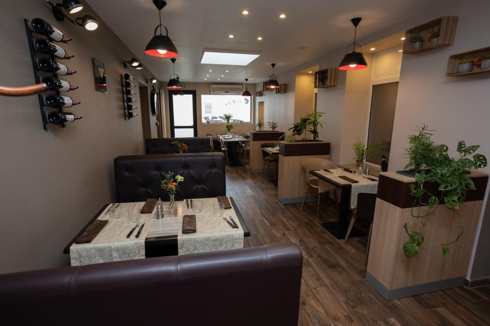 Logis-Hotel & Restaurant LE CARNOT Hotel in Normandy