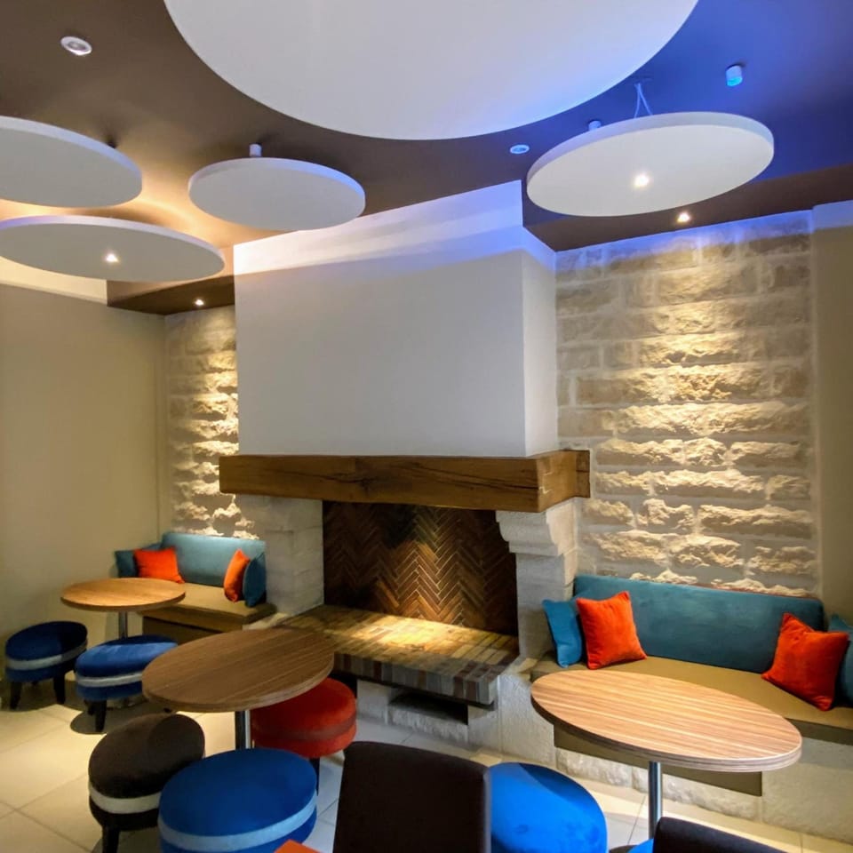 Logis - Le Christina Hotel in Bourges