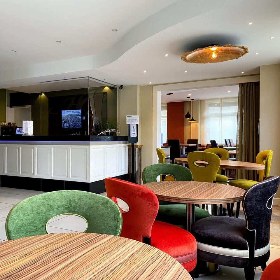 Logis - Le Christina Hotel in Bourges