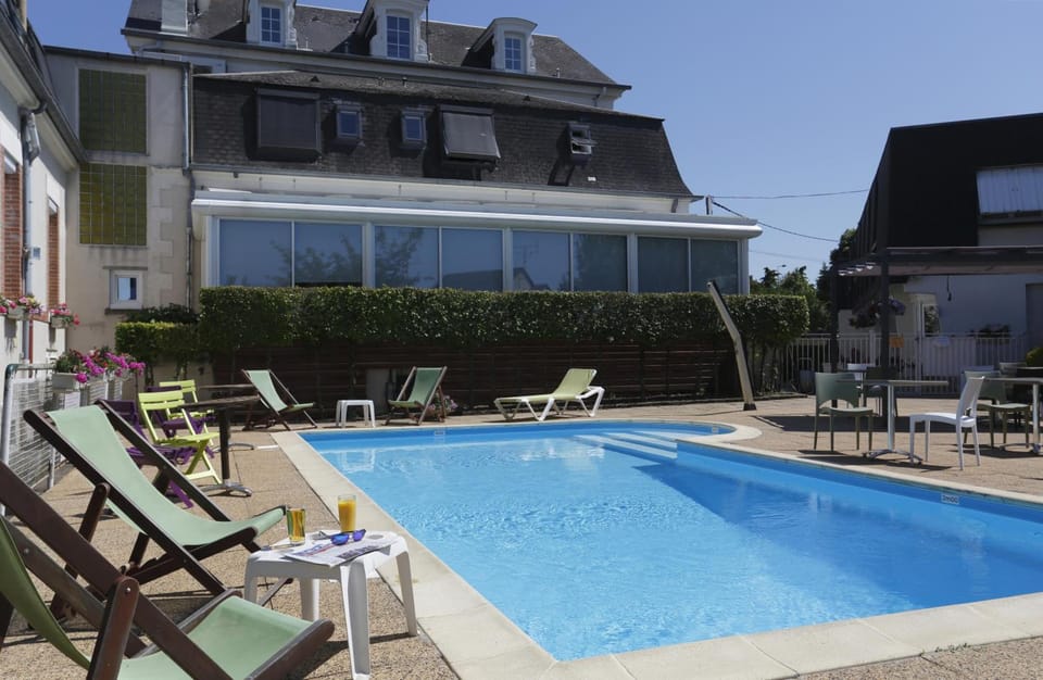 Hotel Les Tilleuls, Bourges Hotel in Bourges