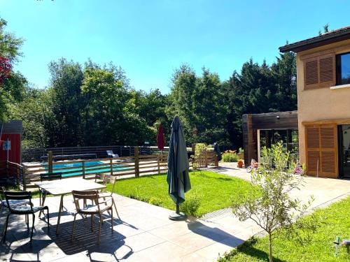 Les Cabanons Hotel in Auvergne-Rhône-Alpes